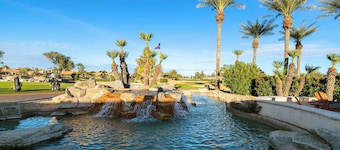 Rustic, lakefront Farmhouse w/ Pool, 5BR, Pets & Events allowed