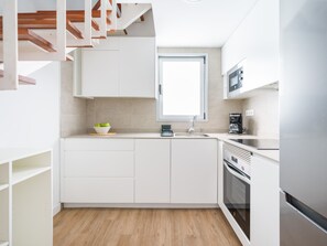 Fridge, microwave, oven, dishwasher - Leyre Premium Canteras By CanariasGetaway (Las Palmas de Gran Canaria)