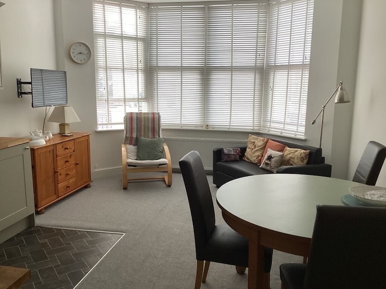 Bexhill Town Centre Flat - Less Than 5 Mins To The Iconic De La Warr Pavillion. - Bexhill