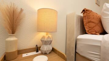 2 bedrooms, iron/ironing board, travel cot, WiFi