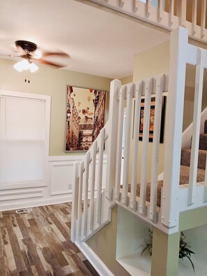 Interior - Charming cottage near hospitals (Topeka)