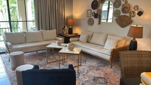 Smart TV, offices - Recently Renovated • Pacifico L1111 • 3 BR Resort-Condo • Pool View • Sleeps 8 (Playas del Coco)