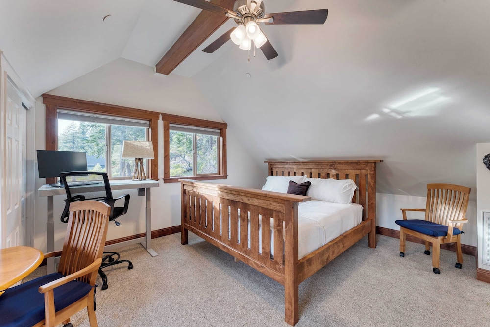 Denton By Avantstay Hot Tub, Deck W/ Fire Pit Near Skiing & Lake! - Lago Tahoe
