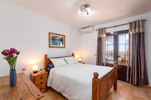 4 habitaciones, tabla de planchar con plancha y wifi gratis 