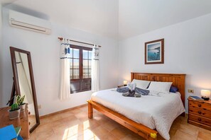 4 slaapkamers, een strijkplank/strijkijzer, gratis wifi, beddengoed