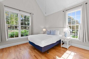 House (5 Bedrooms) | Interior - Sunset Pointe by Avantstay Waterfront, Beach, Fire Pit Sleeps 14 5bdr 4BA (Troutman)
