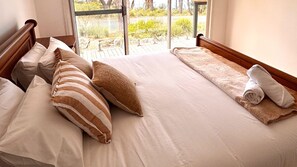 3 bedrooms, free WiFi, bed sheets