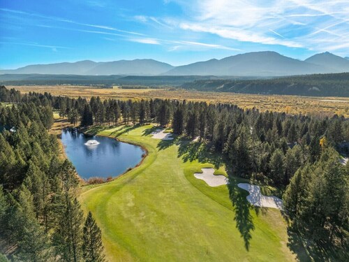 Honeycomb Hollow | Hot Tub | Game Room | Fireplace