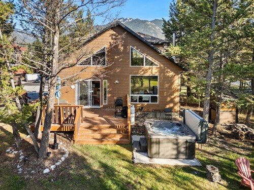 Honeycomb Hollow | Hot Tub | Game Room | Fireplace