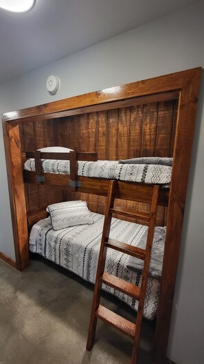 12 bedrooms, WiFi