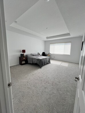 4 bedrooms, iron/ironing board, WiFi, bed sheets - Tropical 3300sqft 4B4BA3G home in lovely Calesa Community in Ocala (Ocala)