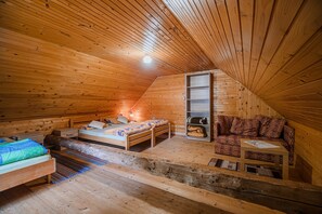 2 bedrooms, iron/ironing board, Internet, bed sheets