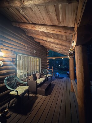 Terrace/patio - Snow Mountain Lodge- Mt Snow & Stratton Mtn Indoor Pool, Golf, Hike, VAST Trails (Wardsboro)