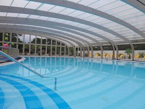 Indoor pool - ZEcamping 4* animé piscine couverte animaux acceptés mobil-home 36m2 (Saint-Jean-de-Monts)