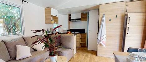 Télévision, table de tennis de table