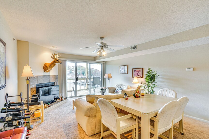 Lakefront Osage Beach Condo W/ Water-view Balcony! - Osage Beach, MO