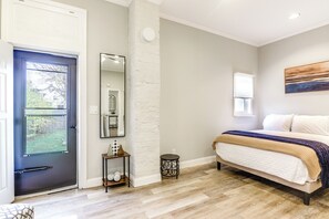 1 slaapkamer, een bureau, internet, beddengoed