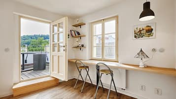 Deluxe Duplex, Garden View | Living area