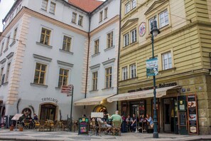 Exterior - At the Blue Lion & Parking Assistance (Prague)