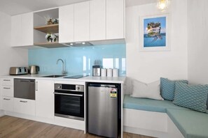 Fridge, oven, dishwasher, toaster