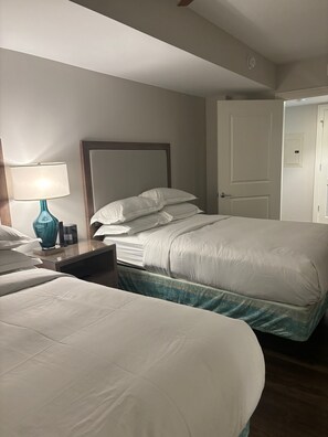 2 quartos, ferros/tábuas de passar roupa, Wi-Fi, roupa de cama