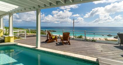 Luxury 2-bedroom villa overlooking Horseshoe Bay Beach