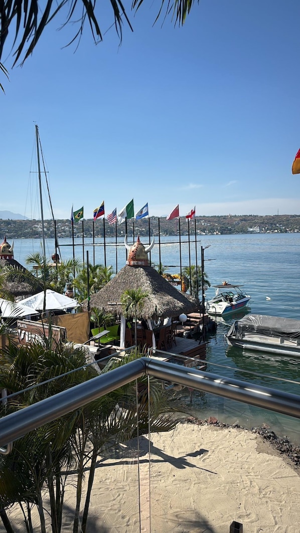 Decoración personalizada, muebles diferentes y wifi gratis