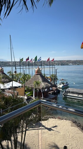 PLAYA VIKINGOS TEQUESQUITENGO