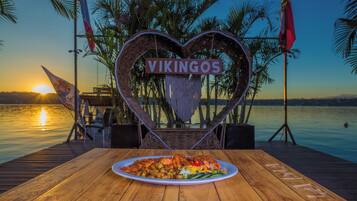 2 Restaurants; Frühstück, Mittagessen und Abendessen werden serviert