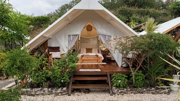 Tienda Confort, 1 habitación, no fumadores, vistas a la montaña | Sábanas de algodón egipcio y ropa de cama de alta calidad