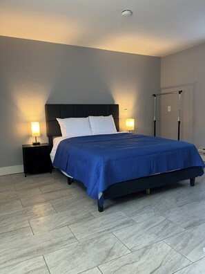 1 slaapkamer, een strijkplank/strijkijzer, wifi
