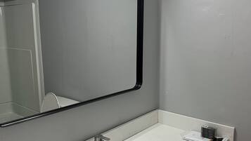 Toallas, jabón, papel higiénico