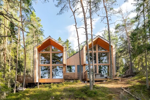 Casa Kolibri, beautiful 3-Bedroom Seaside Cabin in Turku archipelago