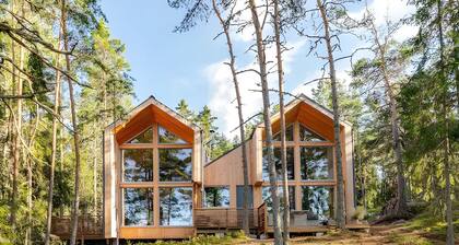 Casa Kolibri, beautiful 3-Bedroom Seaside Cabin in Turku archipelago