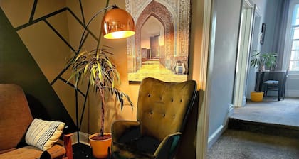 Loft Downtown Pottstown, King Bed w/Free Parking & Central AC & WiFi