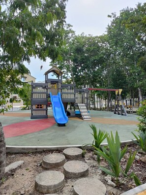 Apartment, 3 Bedrooms, Patio | Children’s area - Charming Apartment Hoestel Reiden! (Playa del Carmen)