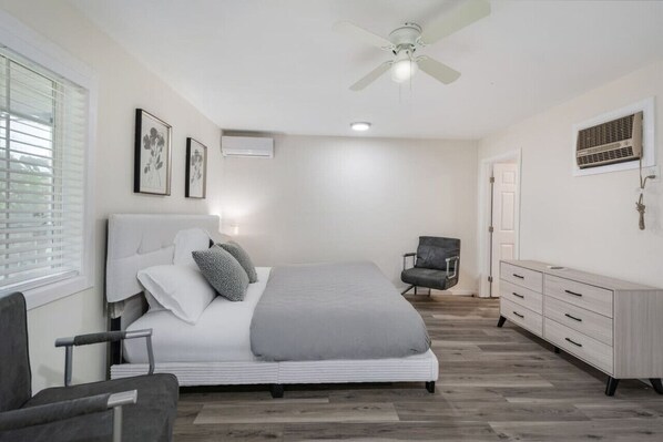 4 室のベッドルーム、アイロン / アイロン台、WiFi、ベッドシーツ