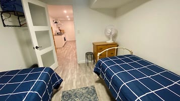 2 bedrooms, iron/ironing board, WiFi, bed sheets