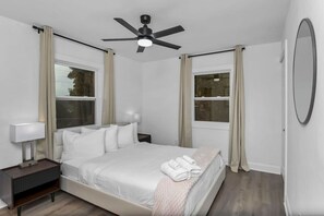 4 bedrooms, desk, iron/ironing board, free WiFi - Earlewood Ranch | 4BR, 3BA (Columbia)