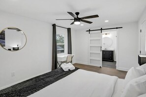 4 bedrooms, desk, iron/ironing board, free WiFi