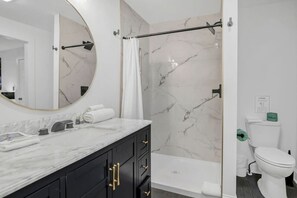 Hair dryer, towels - Earlewood Ranch | 4BR, 3BA (Columbia)