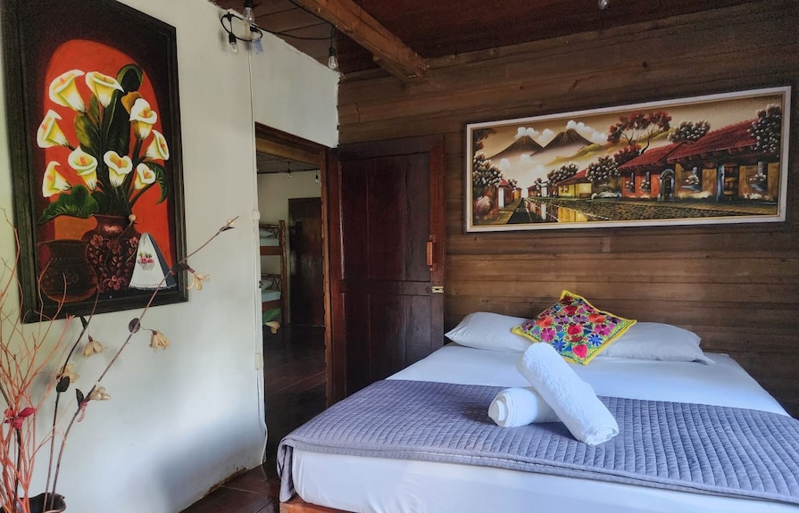Riverfront Jungle Ecolodge#2, A/c, Starlink, Pool - Izabal