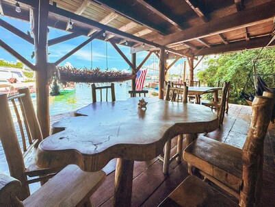 Happy Iguana Marina Ecolodge Waterfront Cabin #2, A/C, Starlink, Pool, Sleeps 8