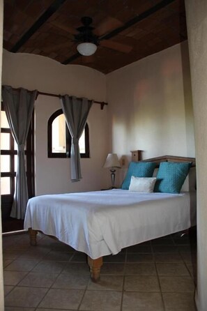 Quarto conforto, vista para o mar | Wi-Fi de cortesia