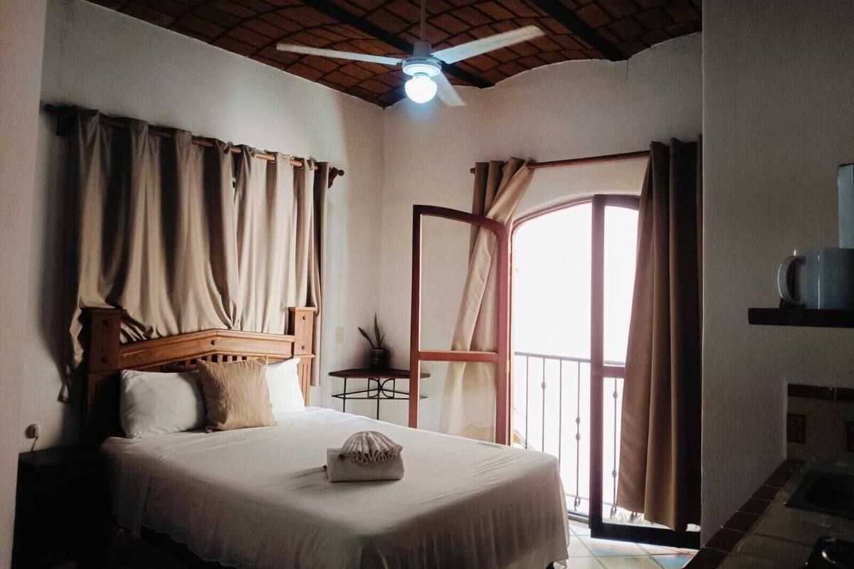 Standard Studio, Pool View | Free WiFi