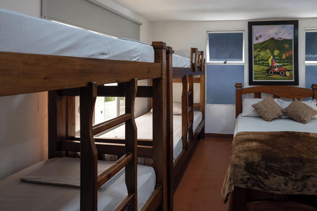 Kamar Keluarga, patio, pemandangan bukit | Wi-Fi gratis