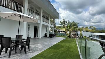 Fachada de la propiedad