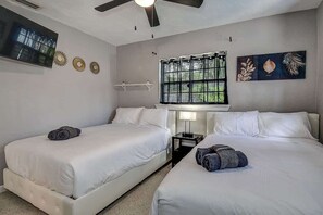 3 chambres, fer et planche à repasser, lit parapluie, Wi-Fi gratuit