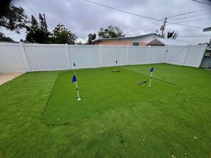 Property grounds - Family 3BR St Pete Home  Heated Pool 5 Min To Beaches (St. Petersburg)