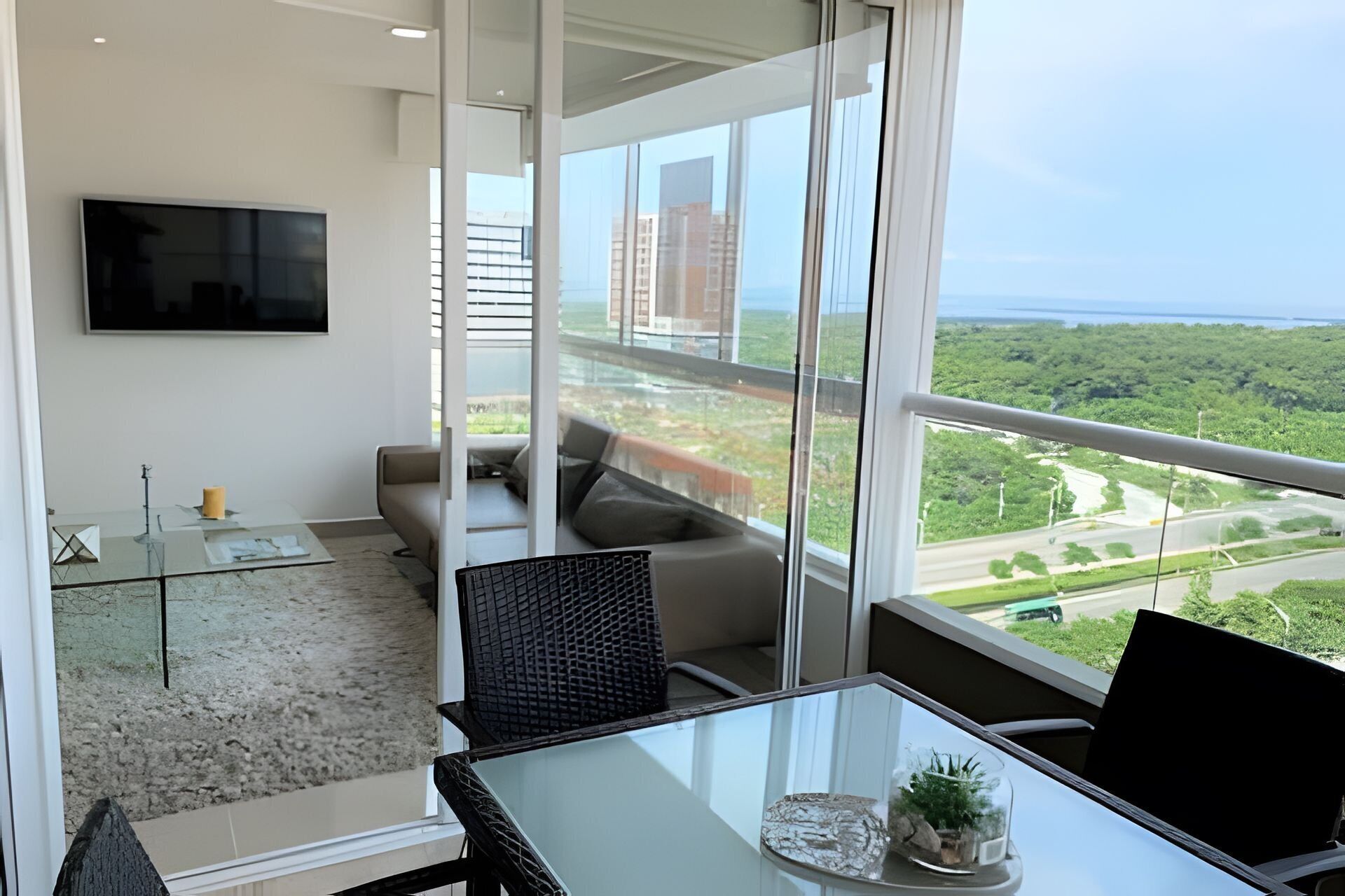 Apartment | Living area | Flat-screen TV